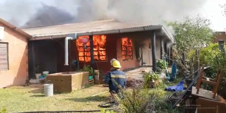 Una vivienda sufrió incendio en Loma Plata