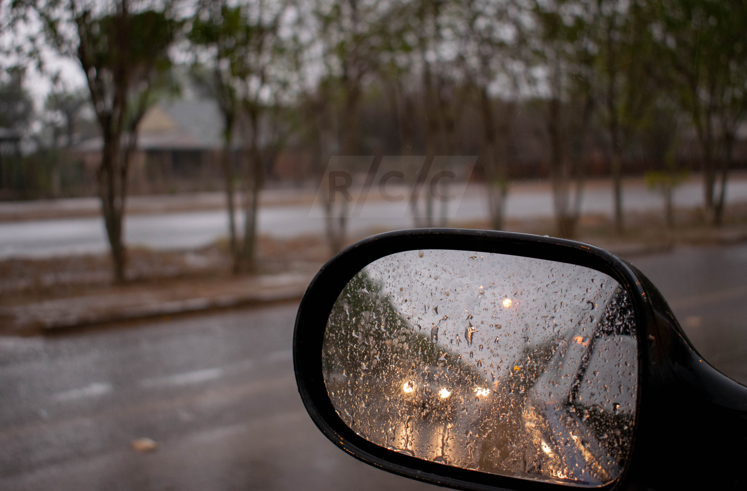 Viernes caluroso con lluvias y tormentas