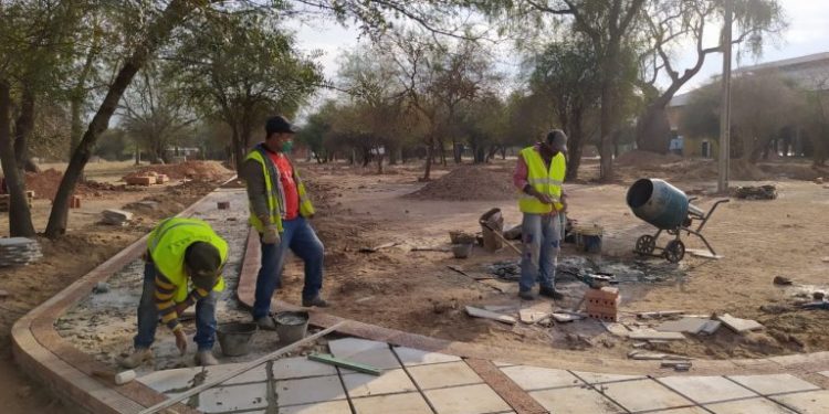 Avanza construcción de plaza en Villa Choferes Avanza construcción de plaza en Villa Choferes