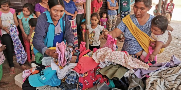 Entregan frazadas, ropas y víveres en comunidad Mistolar y Campo Ampu Entregan frazadas, ropas y víveres en comunidad Mistolar y Campo Ampu
