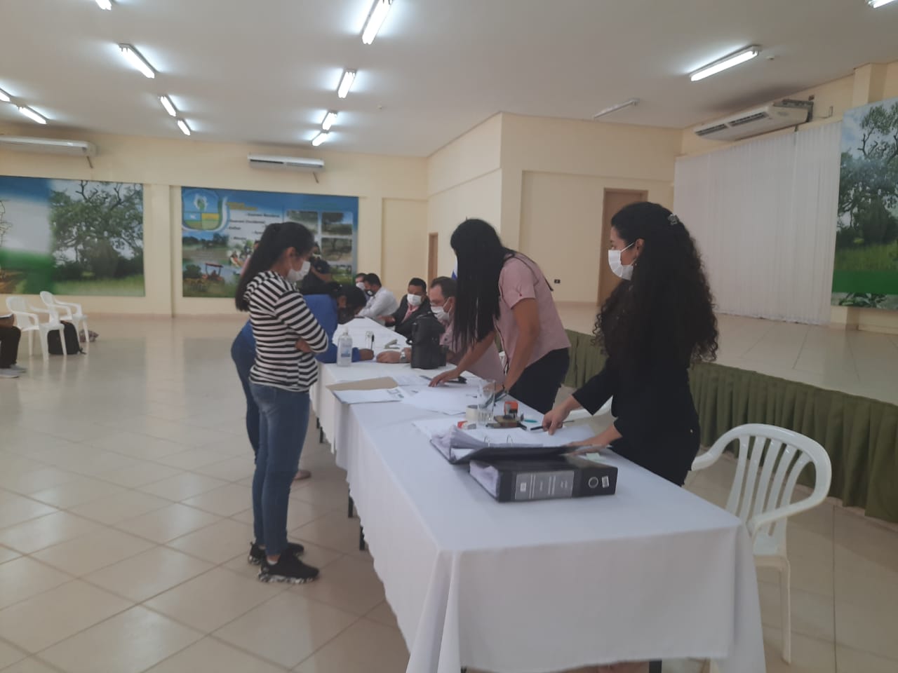 Actualización: 219 jóvenes de Boquerón recibieron pago de becas