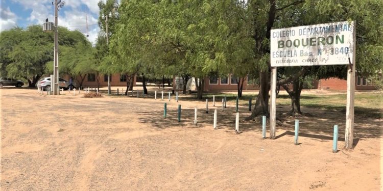 «No son los niños, sino los propios padres los que están desertando de la escuela»