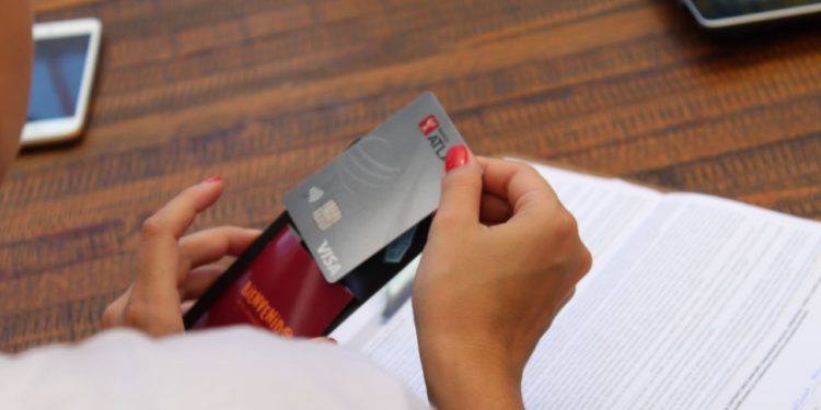 Clonaron tarjeta y robaron G. 60 millones en Filadelfia