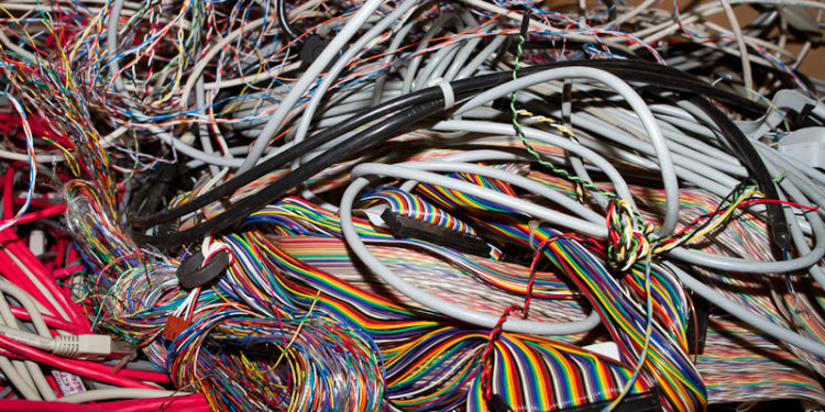 Sellan alianza para generar empleos en el rubro eléctrico