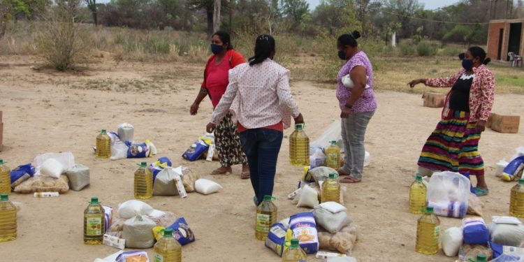 Donan víveres y tapabocas a comunidades nativas