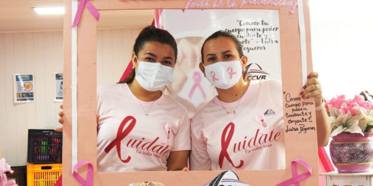 Capacitan a colaboradoras de la Bioceánica en el marco del Octubre Rosa