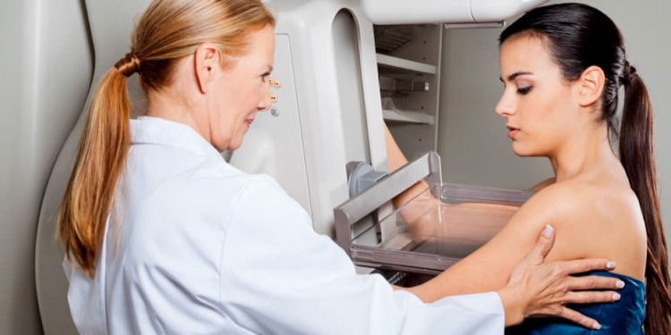 Octubre rosa: «Una de cada ocho mujeres va a tener cáncer en su vida»