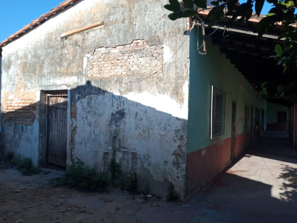 Piden reparar aulas en riesgo de derrumbe