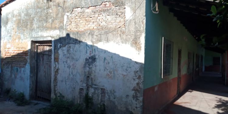 Piden reparar aulas en riesgo de derrumbe