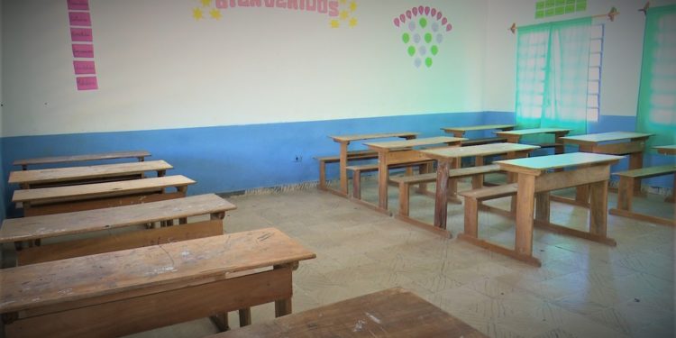 Estudiantes prefieren quedarse en casa Estudiantes prefieren quedarse en casa