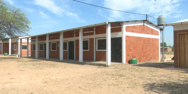 Inaugurarán tres aulas, aljibes y sanitarios en la Escuela Cayin o Clim Inaugurarán tres aulas, aljibes y sanitarios en la Escuela Cayin o Clim