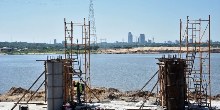 Puente que unirá Asunción con el Chaco avanza en ambas márgenes del Río Paraguay Puente que unirá Asunción con el Chaco avanza en ambas márgenes del Río Paraguay