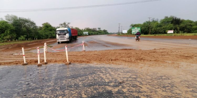 Loma Plata: habilitan calzada principal de ruta en días de lluvia