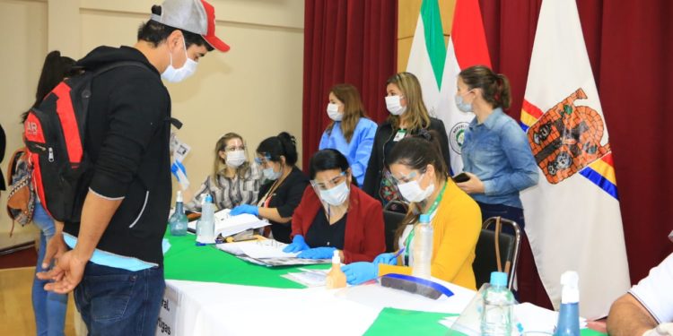 Itapúa: Jóvenes universitarios recibirán segundo desembolso por becas