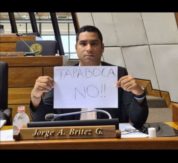 Confirman que 12 diputados dieron positivo a COVID-19 y otro insta a no usar tapabocas