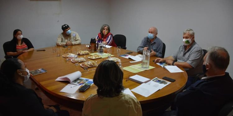 Representante de ONU dialoga sobre la problemática del agua en Mariscal Estigarribia