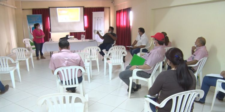 Capacitan sobre implementación de la Consulta Libre, Previa e Informada Capacitan sobre implementación de la Consulta Libre, Previa e Informada