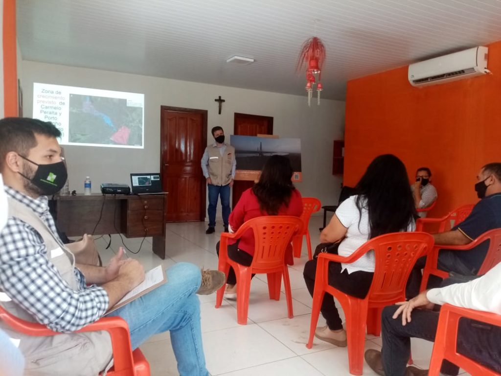 Pobladores de Carmelo Peralta conocieron detalles del futuro Puente Bioceánico