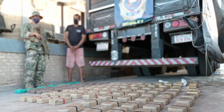 Mcal. Estigarribia: SENAD incauta cerca de 115 kilos de cocaína provenientes de Bolivia Mcal. Estigarribia: SENAD incauta cerca de 115 kilos de cocaína provenientes de Bolivia