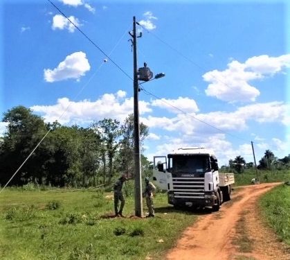 ANDE realiza electrificación e iluminación pública en comunidad indígena de Caaguazú