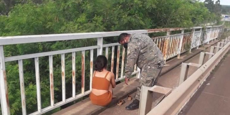 Suboficial inspector evitó un intento de suicidio en Concepción Suboficial inspector evitó un intento de suicidio en Concepción