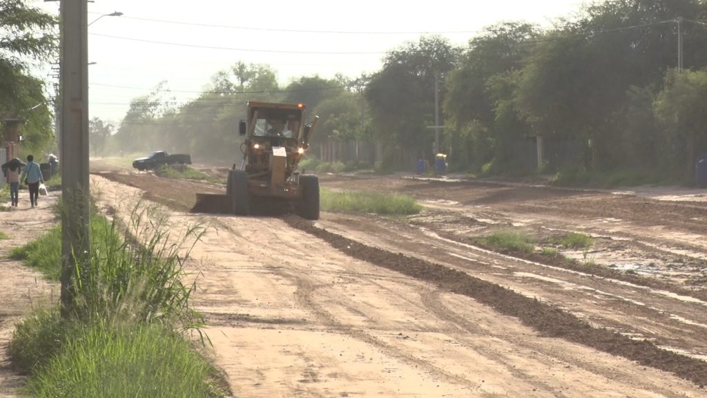 Municipalidad realiza mantenimiento de calles tras semana lluviosa