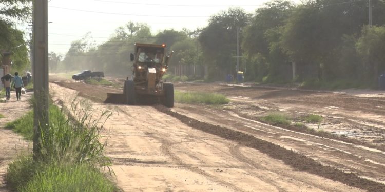 Municipalidad realiza mantenimiento de calles tras semana lluviosa