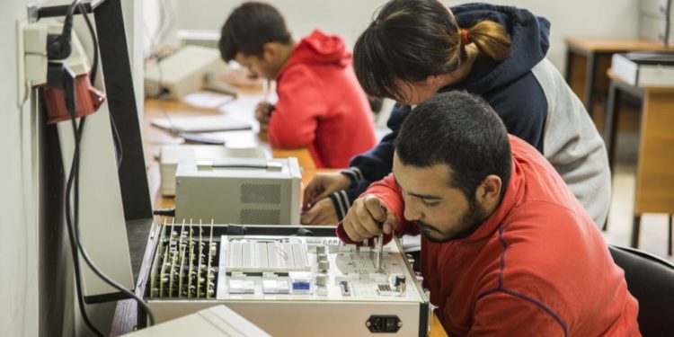 Poder Ejecutivo aprobó proyecto de formación profesional que beneficiará a unos 150.000 jóvenes
