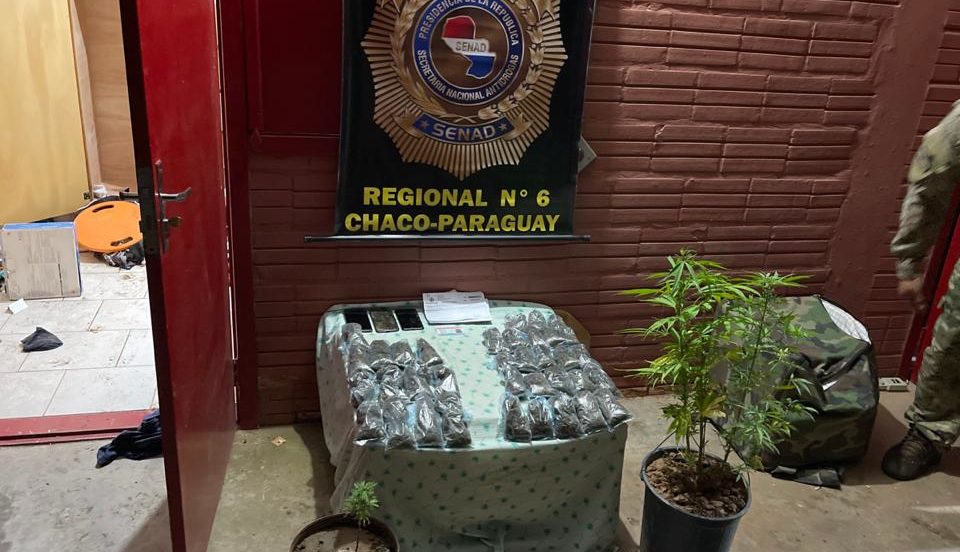 Caen dos presuntos distribuidores de drogas en Filadelfia