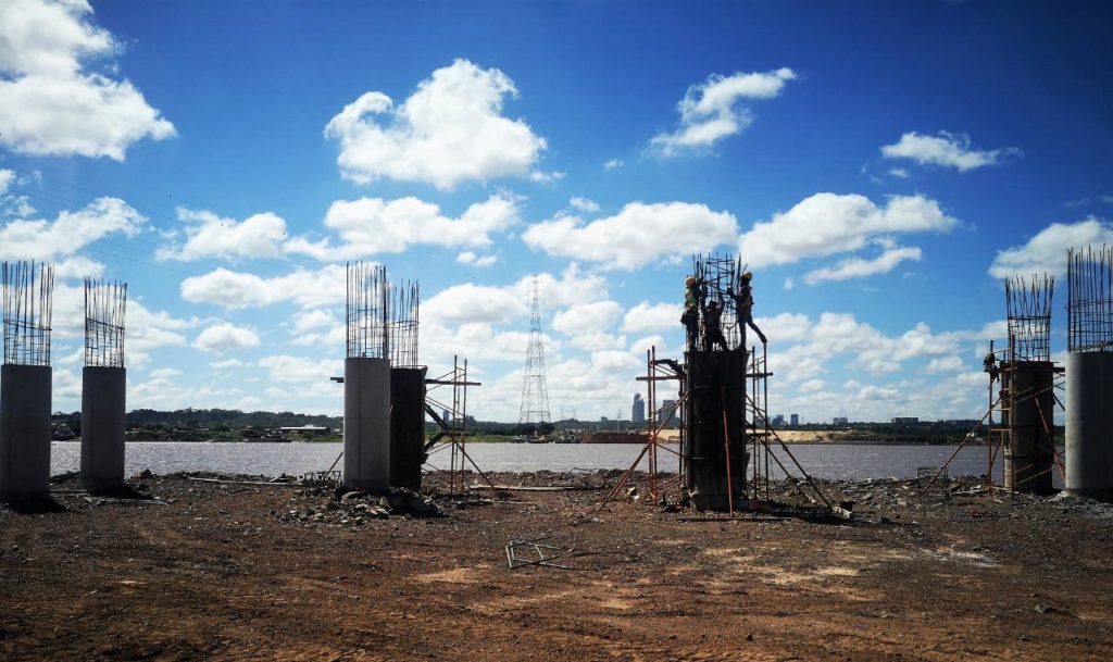 Puente Héroes del Chaco: viaducto de acceso en Chaco’i va tomando altura