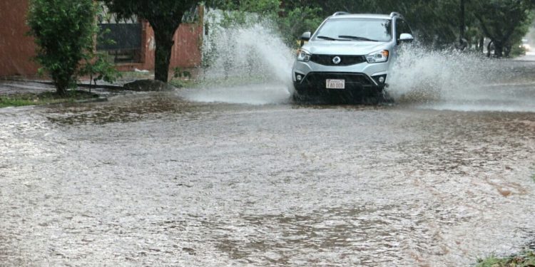 Meteorología anuncia una nueva jornada lluviosa y calurosa