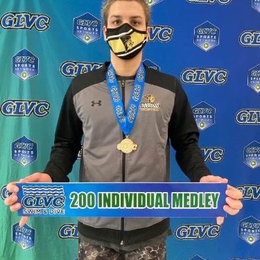 Oro y récord universitario para nadador paraguayo en EEUU Oro y récord universitario para nadador paraguayo en EEUU