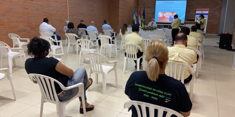 Realizan audiencia de rendición de cuentas en Loma Plata Realizan audiencia de rendición de cuentas en Loma Plata