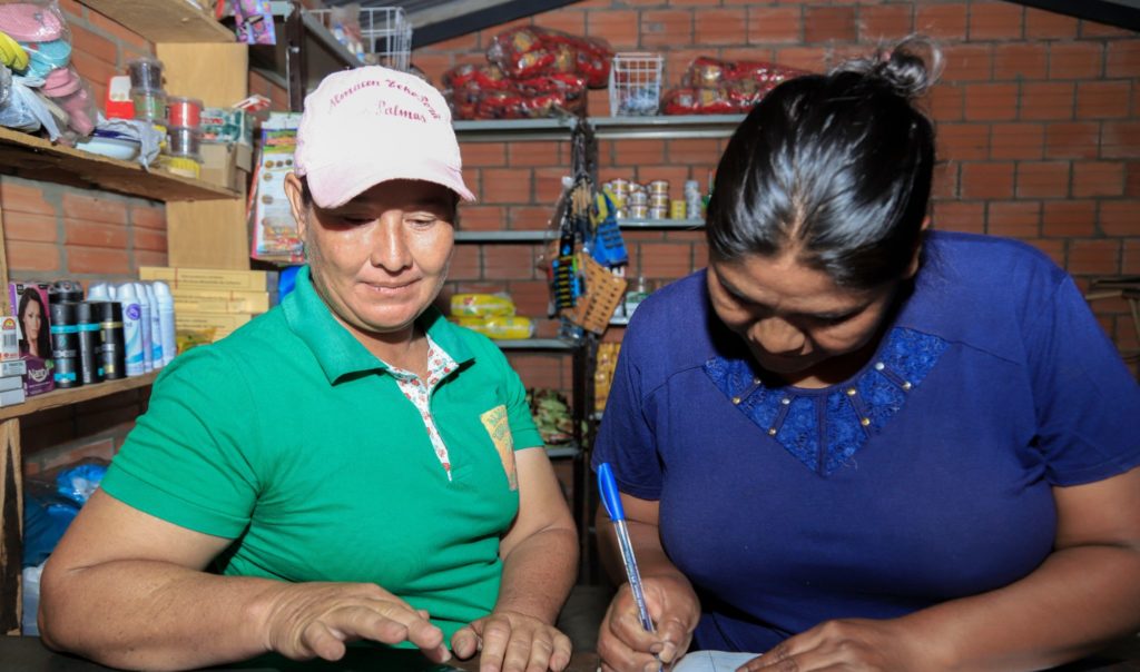 Almacenes de consumo son una salida solidaria para una comunidad indígena