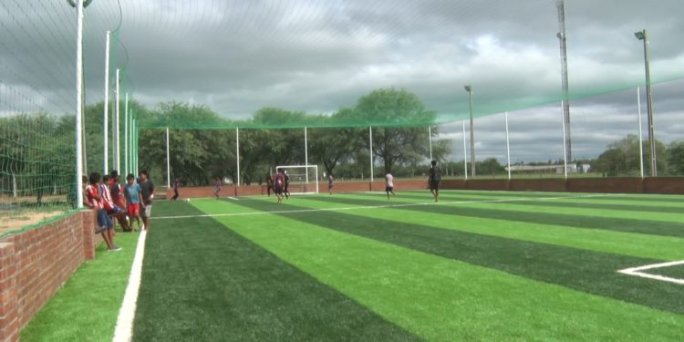 Nueva plaza aguarda su inauguración en Neuland