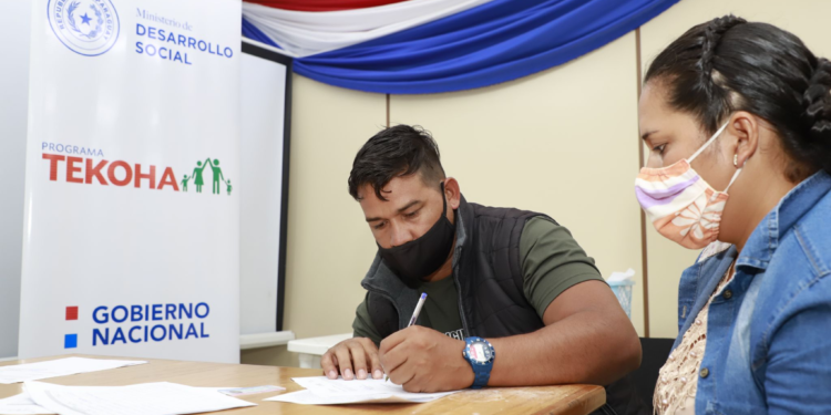 Proyectan entregar este año 3.000 contratos para que familias de territorios sociales accedan a la casa propia