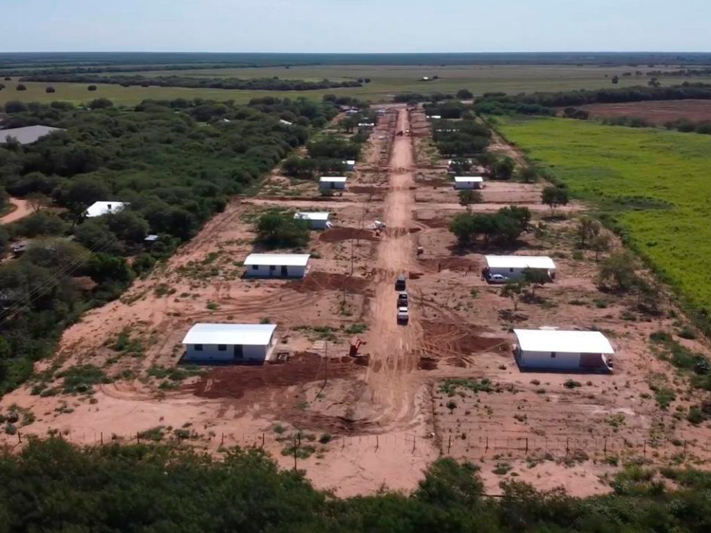 Nueva urbanización con viviendas y servicios básicos para los reubicados de Transchaco