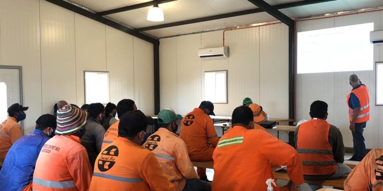 Realizan jornada de capacitación ambiental en torno a las obras de la Transchaco