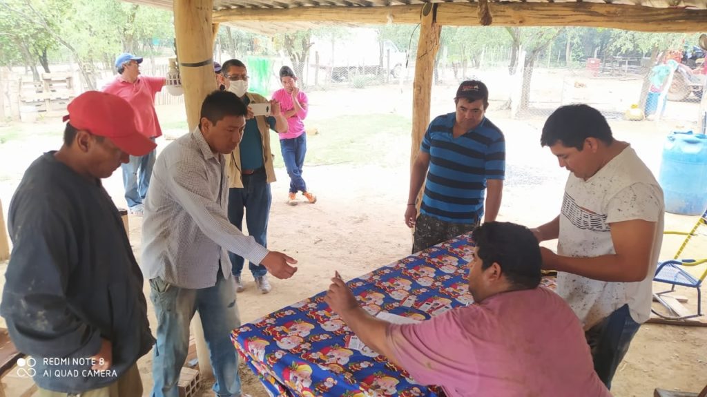 Entregan cerca de 100 carnets a pescadores de Pozo Hondo y Pedro P. Peña