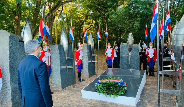 Presidente participó de la ceremonia por el Día de los Héroes en Cerro Corá