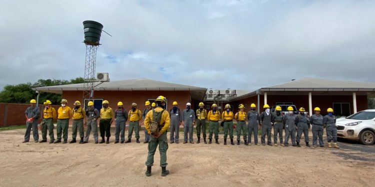 Bomberos del Chaco se capacitan en prevención y control de incendios forestales Bomberos del Chaco se capacitan en prevención y control de incendios forestales