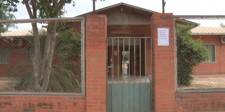 Padres solicitan una nueva escuela pública en Loma Plata ante creciente demanda