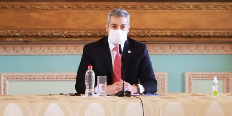 Presidente asegura que se están haciendo todos los esfuerzos para asegurar más vacunas