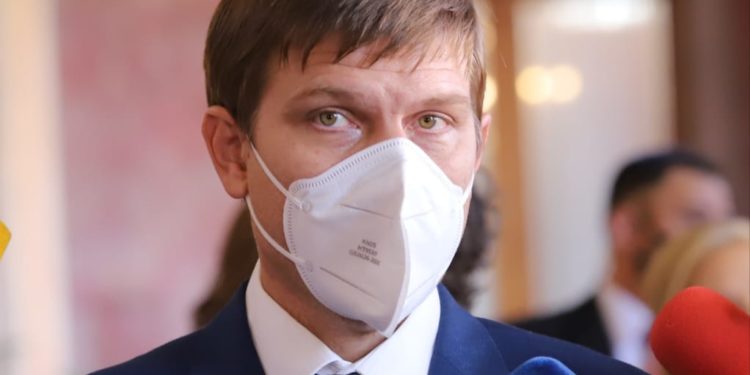 MEC apunta a un pronto retorno de clases presenciales y a la vacunación del personal docente