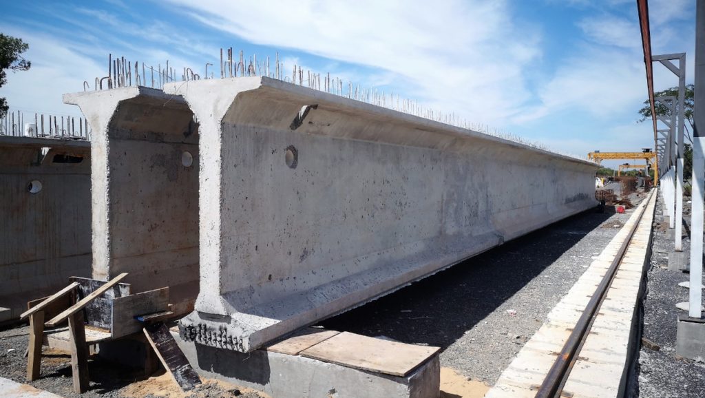 Puente Héroes del Chaco: preparan lanzador de vigas para el viaducto de acceso Puente Héroes del Chaco: preparan lanzador de vigas para el viaducto de acceso