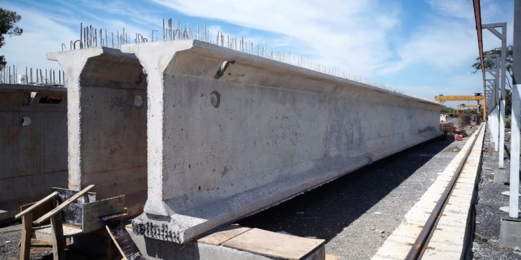 Puente Héroes del Chaco: preparan lanzador de vigas para el viaducto de acceso Puente Héroes del Chaco: preparan lanzador de vigas para el viaducto de acceso