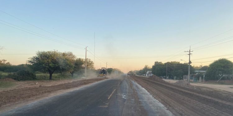 Inician obras de ensanchamiento de terraplén en la ruta de acceso a Neuland