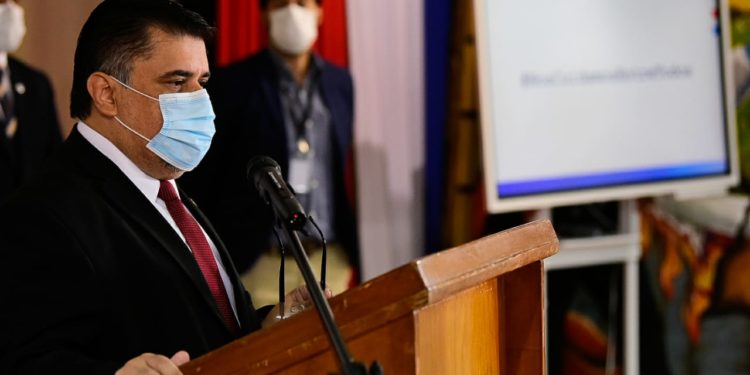 Ministro de Salud anuncia llegada de otras 3.000 vacunas