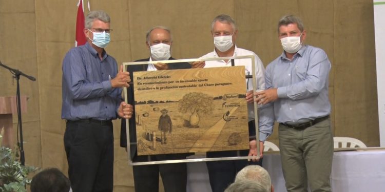 Reconocen a investigador chaqueño por su aporte al sector agropecuario