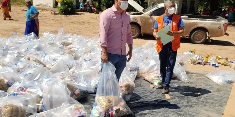 Realizan operativo de ayuda humanitaria en comunidades indígenas del Chaco Realizan operativo de ayuda humanitaria en comunidades indígenas del Chaco